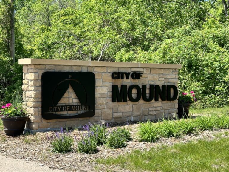 City of Mound sign